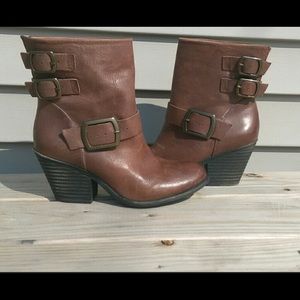 Lucky brand brown heeled books